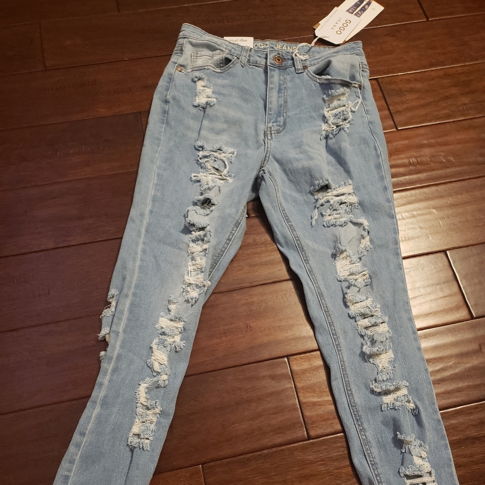 NWT Women Light Wash Gogo Jeans